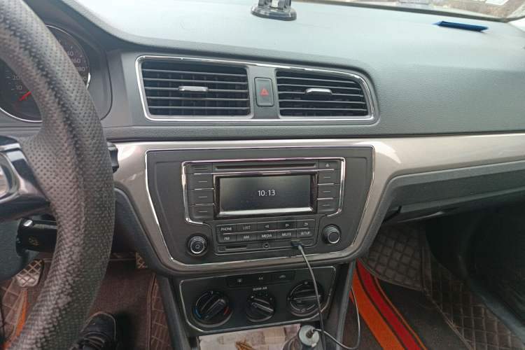 Used Volkswagen Lavida 2015 1.6L Manual Comfort Edition
