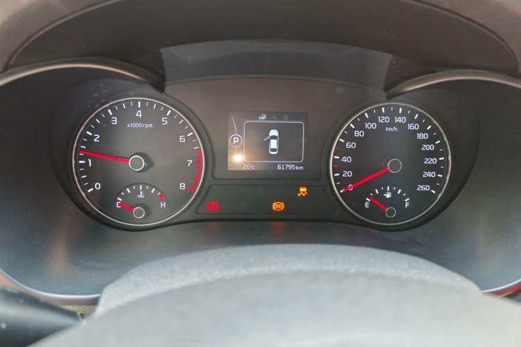 Used Kia K5 2016 1.6T Automatic LUX Odometer Close Up