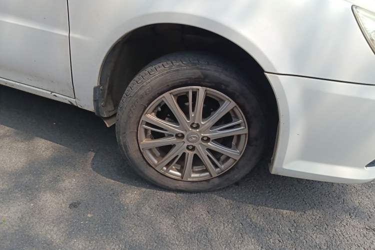 Used Soueast V3 Lingyue 2014 1.5L Manual Smart Edition