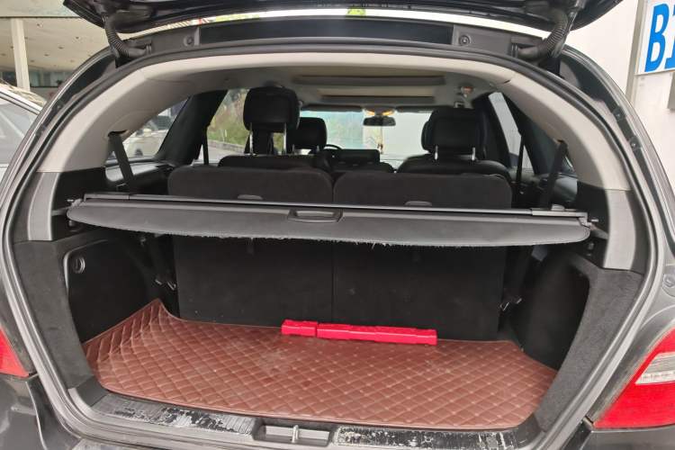 Used Mercedes-Benz R-Class 2014 R 320 4MATIC Business Model Trunk