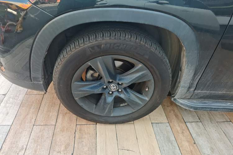 Used Toyota Highlander 2018 2.0T Four-Wheel Drive Knight Edition 7 Seats China VI Standard
