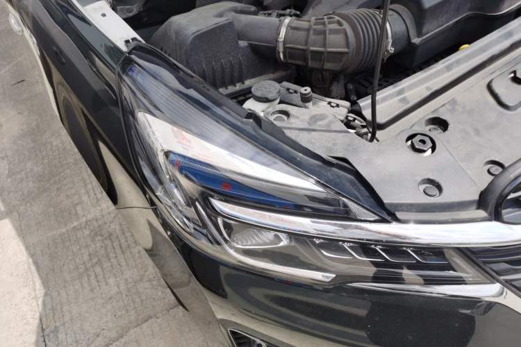 Used Buick GL8 2021 Land Cruiser Executive Class 652T Comfort Model Right Front Headlight