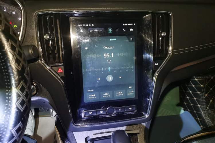 Used Roewe RX5 2016 20T Two-Wheel Drive Automatic Internet Smart Edition Audio And AC Panel