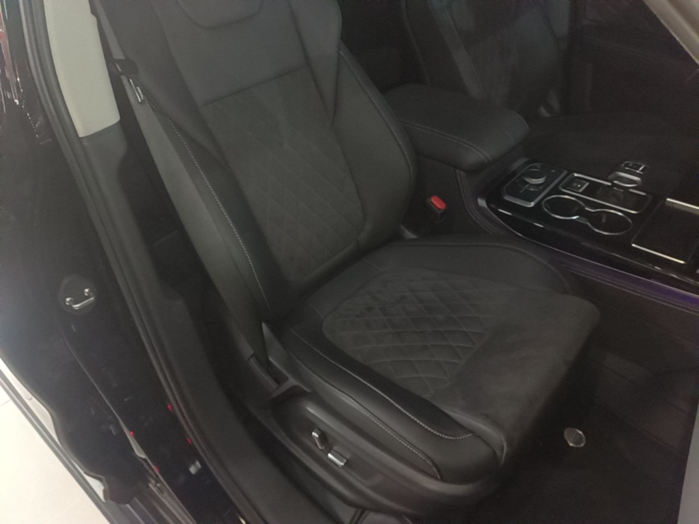 Hongqi HS7 2022 2.0T DCT Two-Wheel Drive Smart Connect Flagship Edition Five Seats - Chinese Trim Xiang — снимка 19