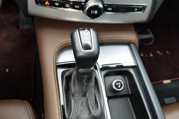 Used Volvo XC90 2018 T6 Zhiyi Edition 7-Seater Gear Lever