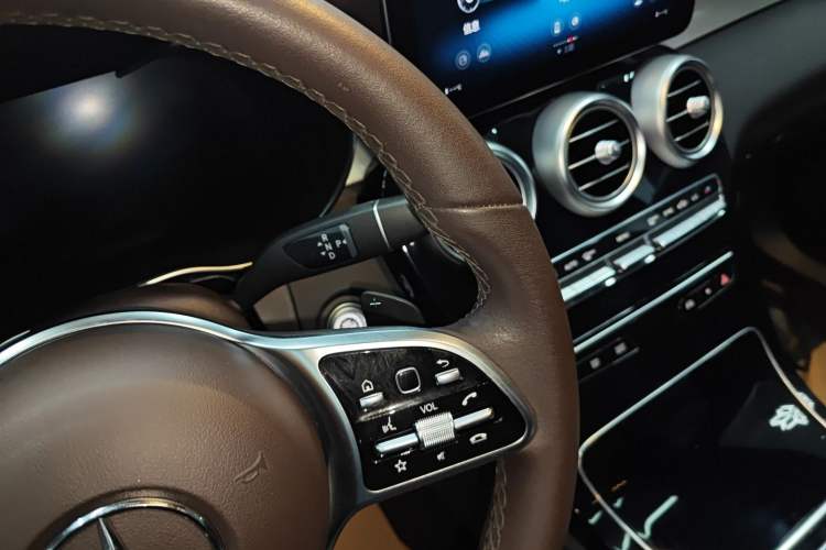 Used Mercedes-Benz GLC 2022 Facelifted GLC 260 L 4MATIC Dynamic Edition Gear Lever