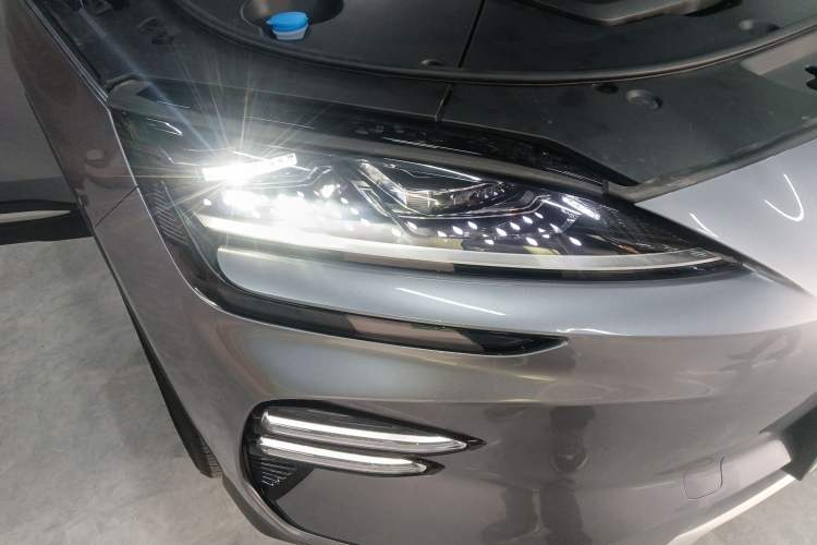 Used BYD Song PLUS New Energy 2024 Honor Edition EV 520km Premium Model Right Front Headlight