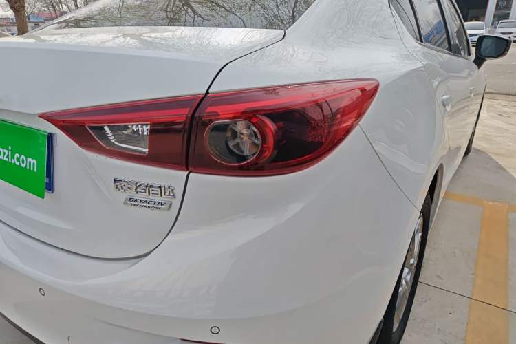Used Mazda Mazda 3 Axela 2017 Sedan 1.5L Automatic Luxury Model Emission Standard China V
