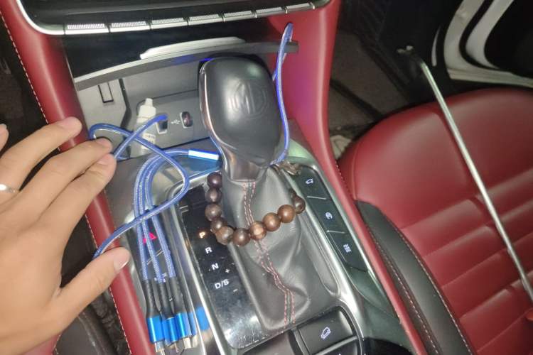 Used MG HS 2018 30T Automatic All-Wheel Drive Trophy Hormone-Infused Version China V Standard Gear Lever