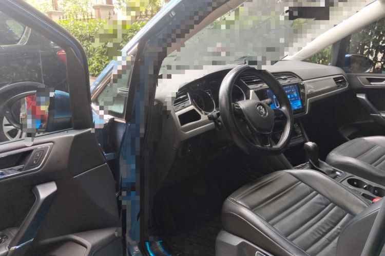 Used Volkswagen Touran 2016 Volkswagen Touran L 280TSI DSG Comfort Edition
