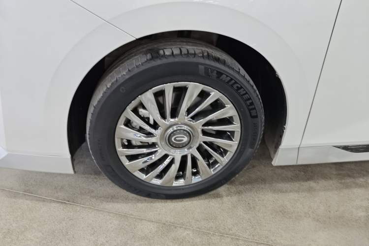 Used GAC Trumpchi M8 2023 Zongshi Series Dual-Motor Supreme Edition