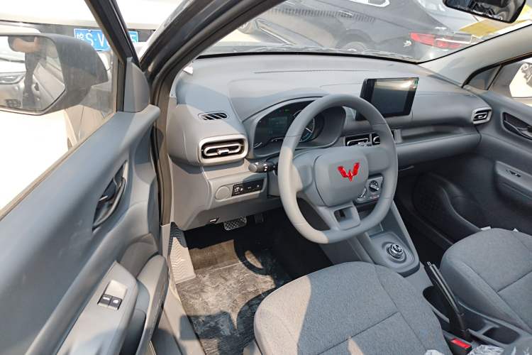 Used Wuling Hongguang New Energy 2024 All-Electric Model 300KM Standard Version
