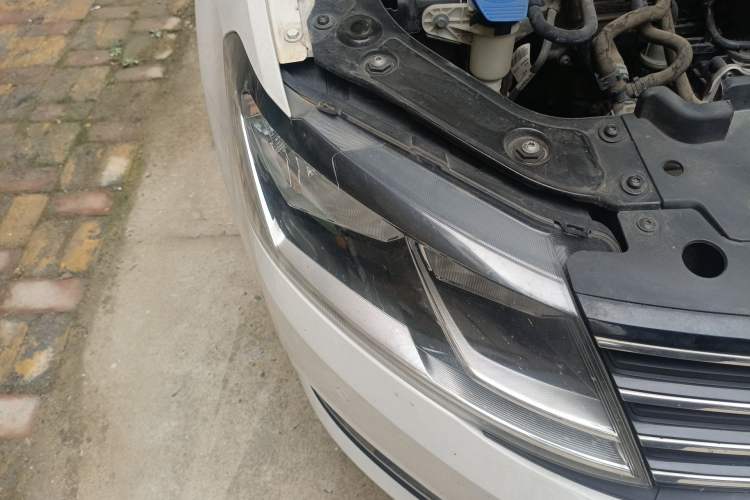 Used Volkswagen Lavida 2017 230TSI DSG Comfort Edition Right Front Headlight