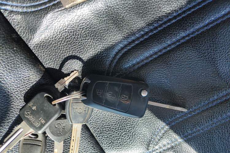 Used JDMC T7 2019 2.8T Two-Wheel-Drive Elite Edition Extended Wheelbase JE493ZLQ5D Vehicle Key