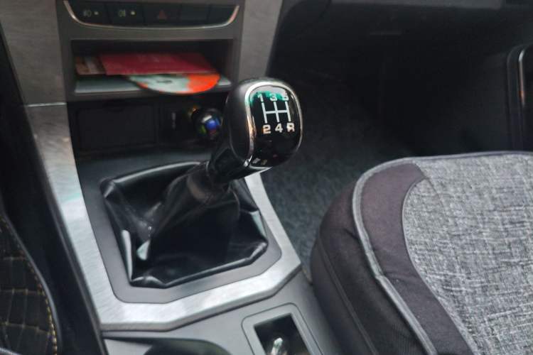 Used Foton Sapporo 2018 2.4L Two-Wheel Drive Comfort Version Standard Cab 4G69S4M