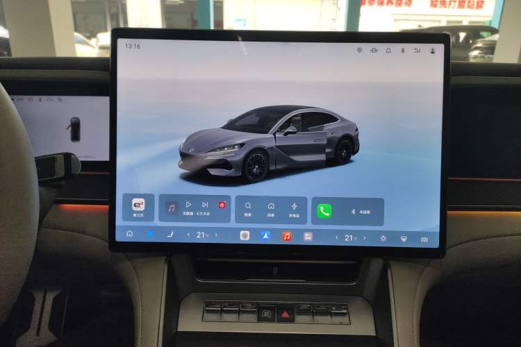 Used Denza Z9 2024 1100 km All-Wheel-Drive Ultra Version