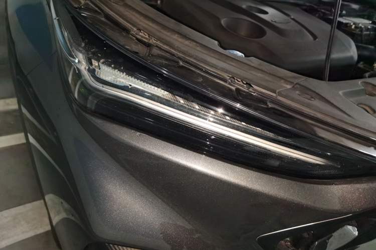 Used CHANGAN OSHAN X5 2021 1.6L CVT Comfort Model Right Front Headlight