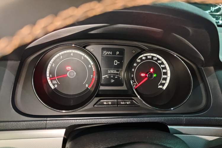 Used Volkswagen Cross Lavida 2016 230TSI DSG Luxury Edition
