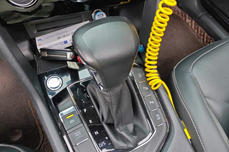 Used Volkswagen Tiguan L 2019 330TSI Automatic Two-Wheel Drive Smart Luxury Version China VI Standard Gear Lever