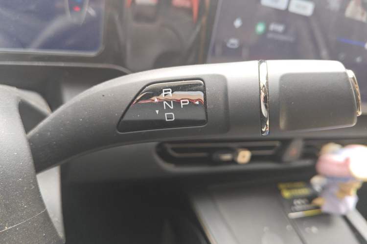 Used Haval Fierce Dragon 2023 1.5L 110KM Navigation Edition Gear Lever