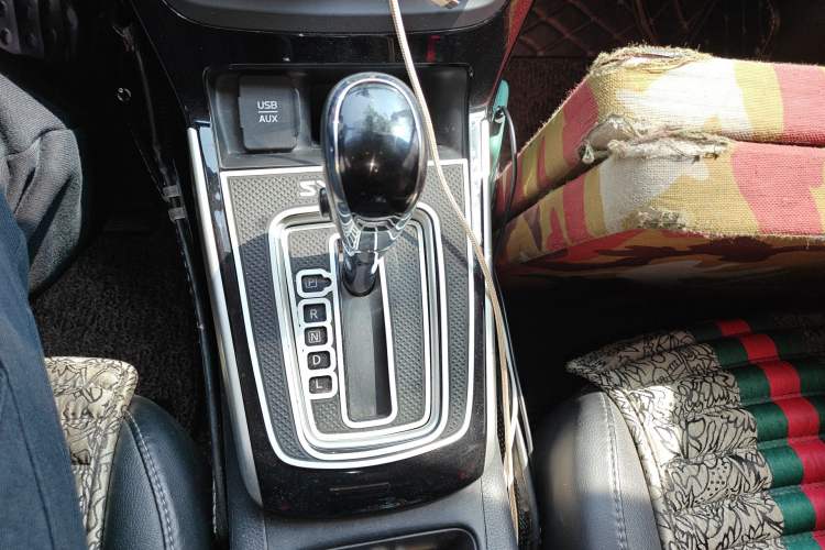 Used Nissan Sylphy 2018 1.6XV CVT Deluxe Edition Gear Lever