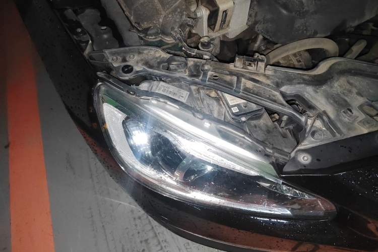 Used Volvo S60 2016 S60L T4 Zhiyuan Edition Right Front Headlight