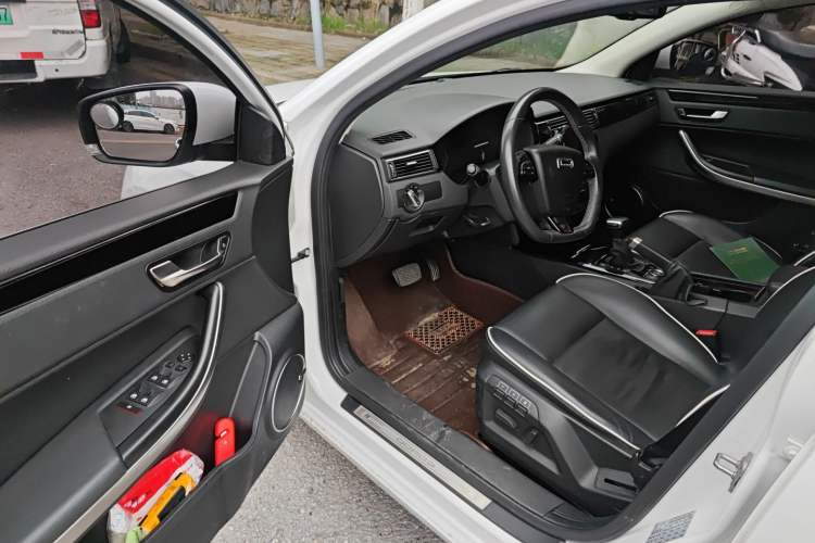 Used Qoros 3 2016 Hatchback 1.6T Automatic ZhiZhen Model