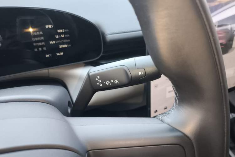 Used Zeekr 007 2024 Rear-Drive Enhanced Version 75 kWh Gear Lever