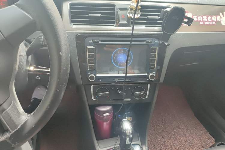 Used Volkswagen Santana 2015 1.6L Automatic Comfort Edition Audio And AC Panel