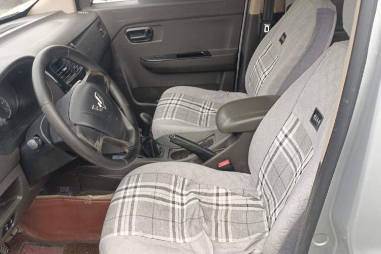 Used Wuling Rongguang V 2016 1.2L Standard Version