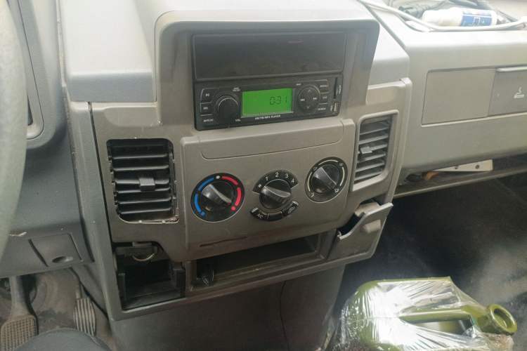 Used Iveco Daily 2014 2.5T-A35 NJ6484ACM47Z4 Audio And AC Panel