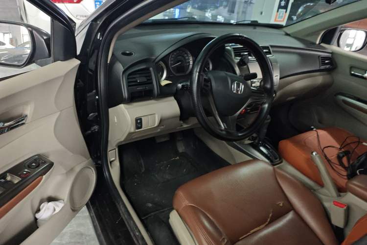 Used Honda City Classic 2012 1.5L Automatic Elite Edition Driver Seat