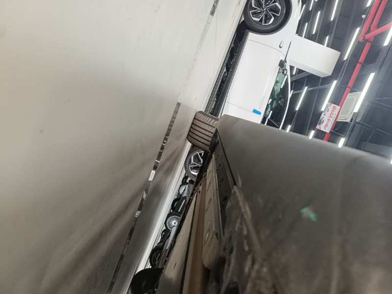 Used Zeekr 9X 2025 Hyper Edition 70kWh — 21