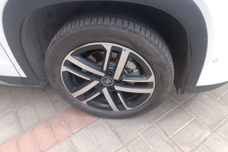 Used BYD Song L DM-i 2025 Intelligent Driving Version 112 km Leading Trim Right Front Wheel Hub