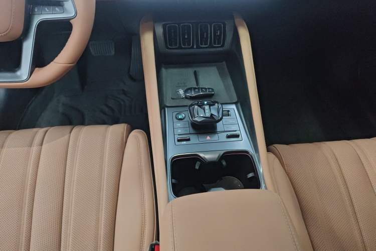 Used BYD Song L EV 2025 Intelligent Driving Version 662 km LiDAR Excellence Edition
