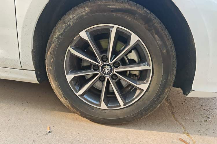 Used BYD Qin PLUS 2024 HONOR Edition DM-i 55KM Leading Model Right Front Wheel Hub