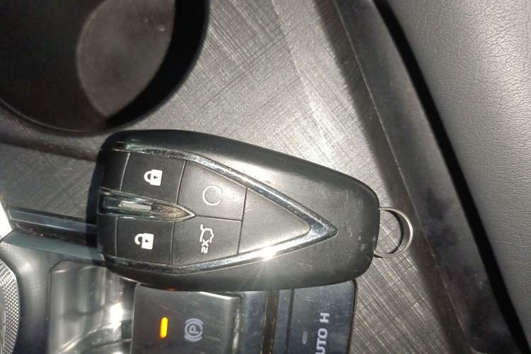 Used CHANGAN UNI-V 2023 1.5T Prestige Model