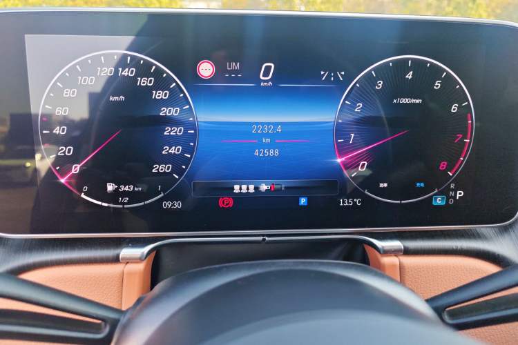 Used Mercedes-Benz S-Class 2021 S 400 L Business Model Odometer Close Up