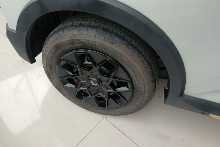 Used Wuling Hongguang MINIEV 2022 GAMEBOY 300km Play Edition Lithium Iron Phosphate Right Rear Wheel Hub