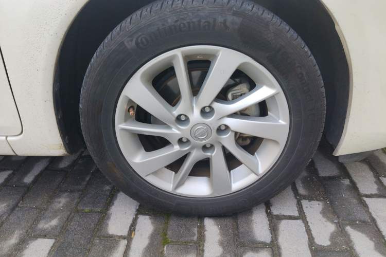 Used Nissan Tiida 2016 1.6L CVT Cool Dynamic Edition Right Front Wheel Hub