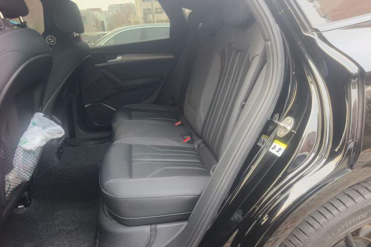 Used Audi Q5L Sportback 2021 40 TFSI Fashion Model Left Rear Seat