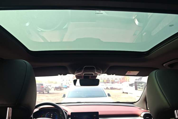 Used Geely Auto Coolray 2019 Sport Version 260T DCT Battle China VI Standard Headliner