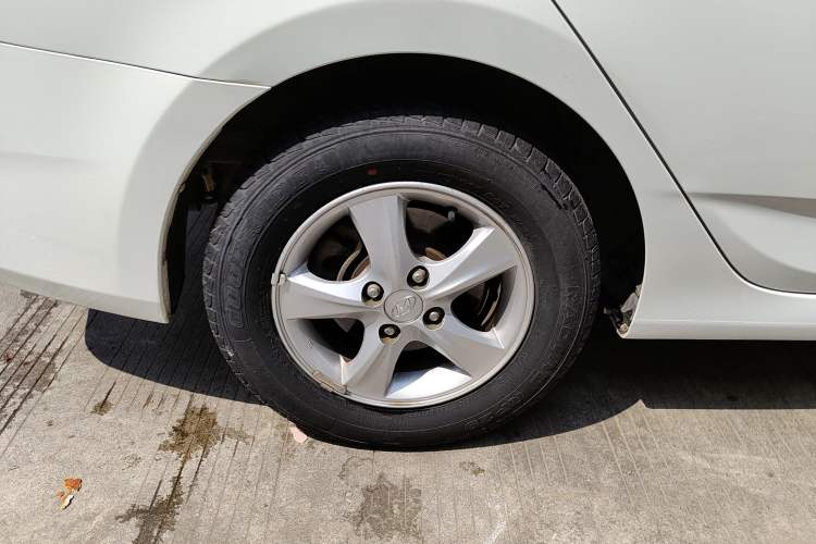 Used Hyundai Verna (older generation) 2014 1.4L Automatic Leading-Edge GLX