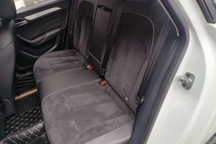 Used Roewe i6 New Energy 2017 45T Hybrid Connective Smart Luxury Edition
