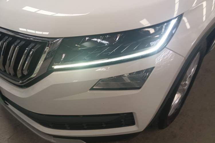 Used Skoda Kodiaq 2018 Facelifted TSI330 5-Seater Two-Wheel-Drive Luxury Enjoyment Edition
