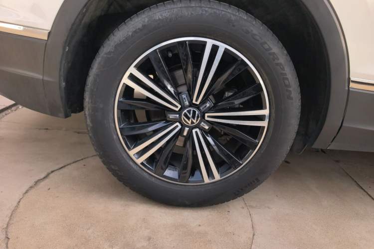 Used Volkswagen Tiguan L 2021 280TSI Automatic Two-Wheel Drive Smart Edition Right Rear Wheel Hub