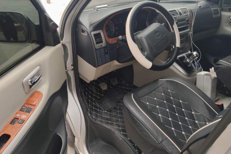 Used Jinbei Grace 2016 2.0L Classic Edition Standard Model Long Wheelbase 9 Seats
