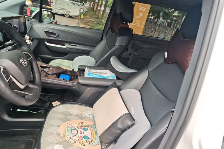 Used Toyota Granvia 2026 Model 2.5L Hybrid Comfort Edition Left Front Seat