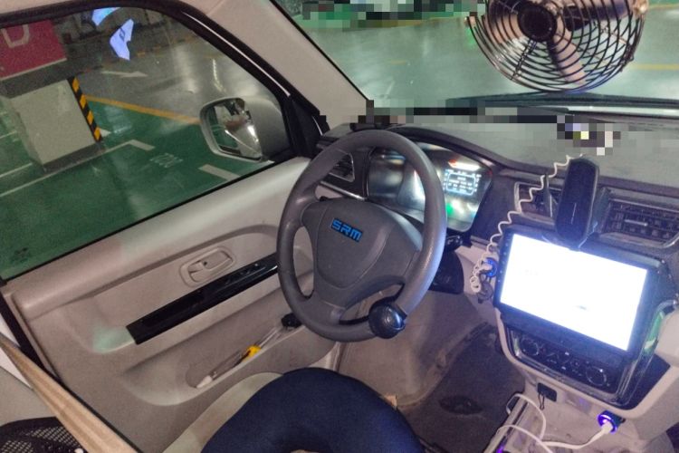 Used Sunlong DST 5 2021 All-Electric Van with 41.86 kWh Steering Wheel