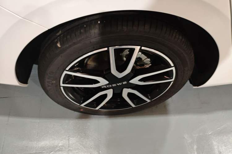 Used Roewe D6 2025 450km Deluxe Edition
